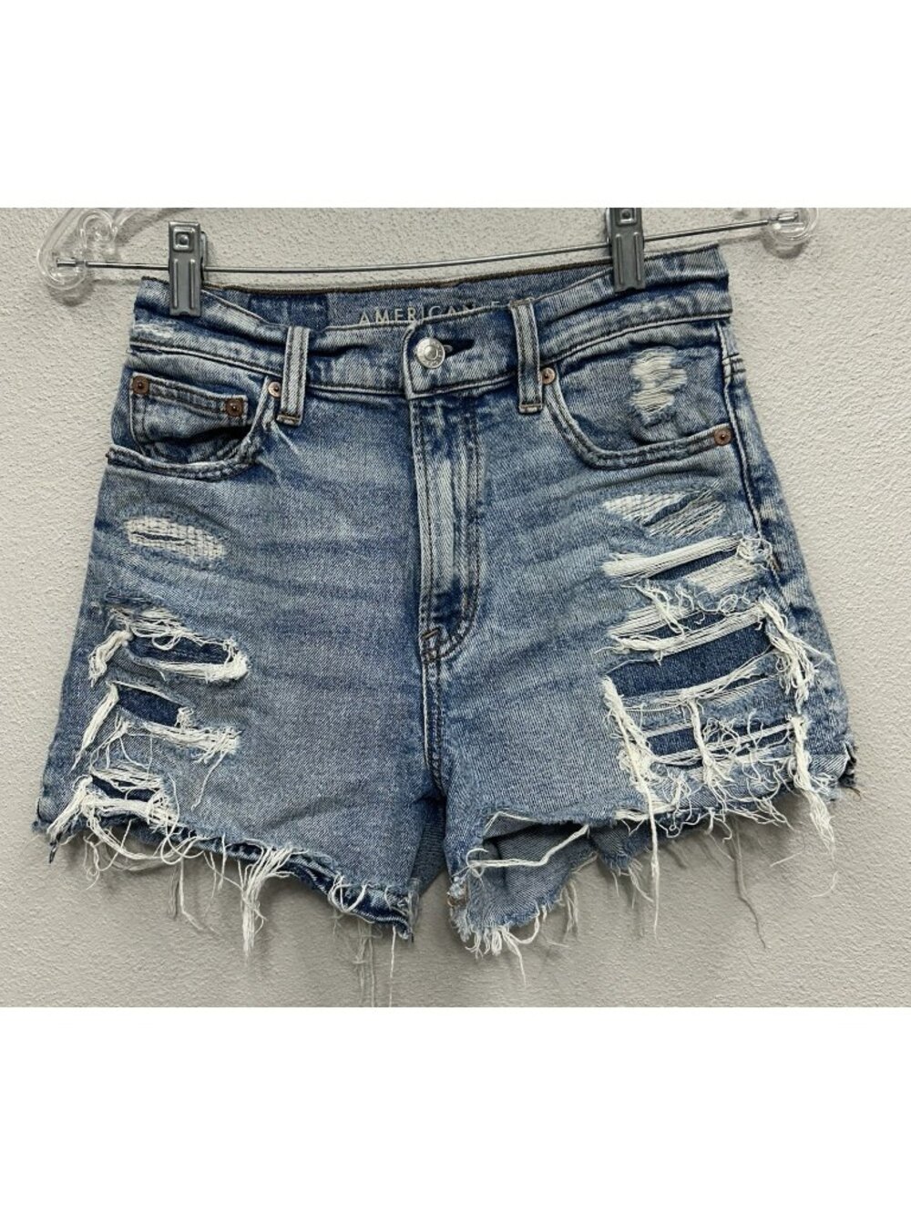 American Eagle Highest Rise 90s Boyfriend Shorts 0 (W24) Blue Distressed Womens